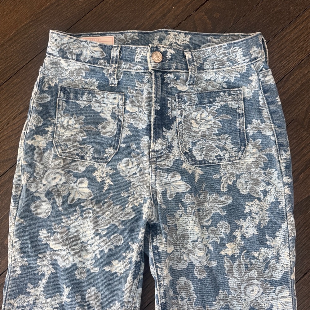 Love SHack Famcy Floral Jeans - Picture 3 of 12